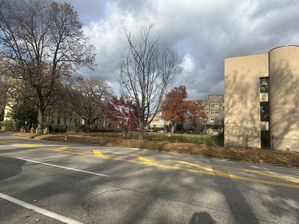 79 N Broadway J1, White Plains NY 10603