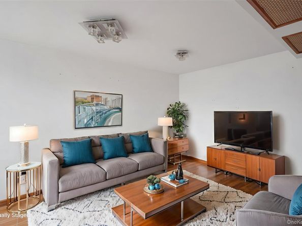 8863 19th Avenue, Brooklyn NY 11214