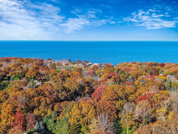 12 Harbor Beach Road, Miller Place NY 11764