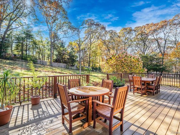 12 Harbor Beach Road, Miller Place NY 11764