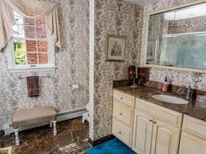 4 Josephine Lane, East Islip NY 11730