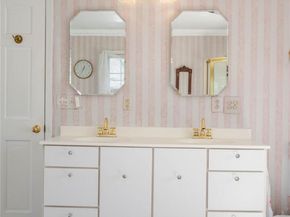 4 Josephine Lane, East Islip NY 11730