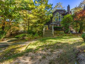 29 Winter Lane, Dix Hills NY 11746