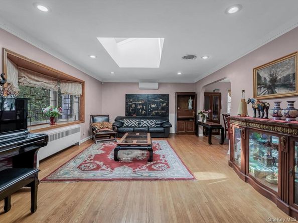 82-04 141st Street, Briarwood NY 11435