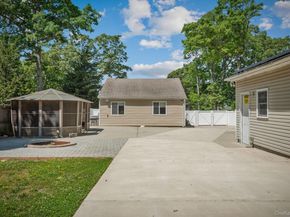 289 Magnolia Drive, Selden NY 11784