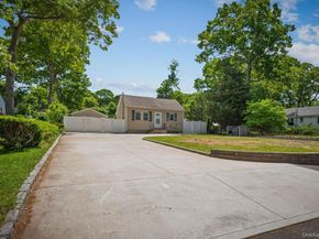 289 Magnolia Drive, Selden NY 11784