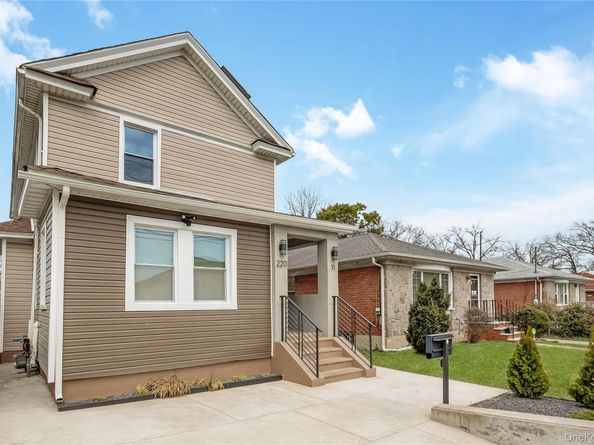 22011 139th Avenue, Springfield Gardens NY 11413