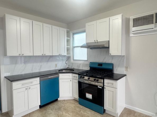 164-36 77th Road, Fresh Meadows NY 11366