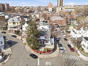 793 N Oak Drive, Bronx NY 10467