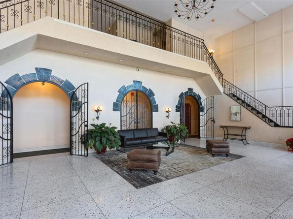 370 W. Broadway 2X, Long Beach NY 11561