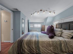 34 Hedge Lane, Westbury NY 11590