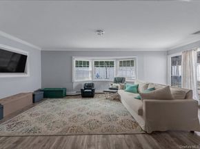 34 Hedge Lane, Westbury NY 11590
