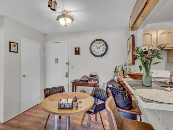 20 Wendell Street 26E, Hempstead NY 11550