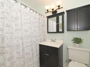 1 Birchwood Court 5F, Mineola NY 11501