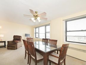 1 Birchwood Court 5F, Mineola NY 11501