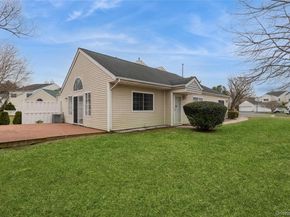 202 Gothic Circle, Manorville NY 11949