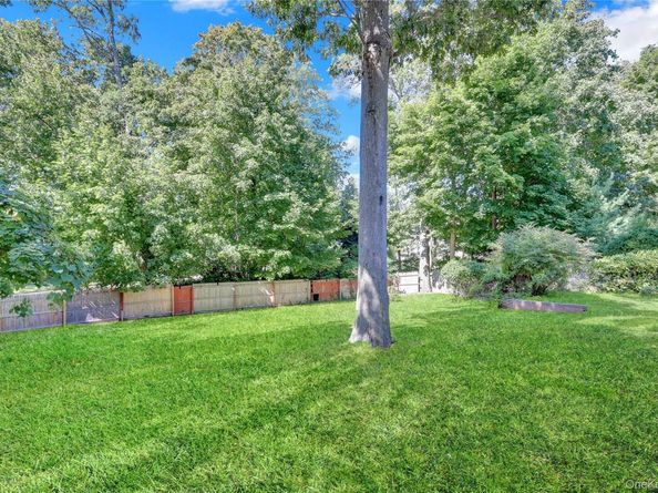 6 Palm Road, Rocky Point NY 11778