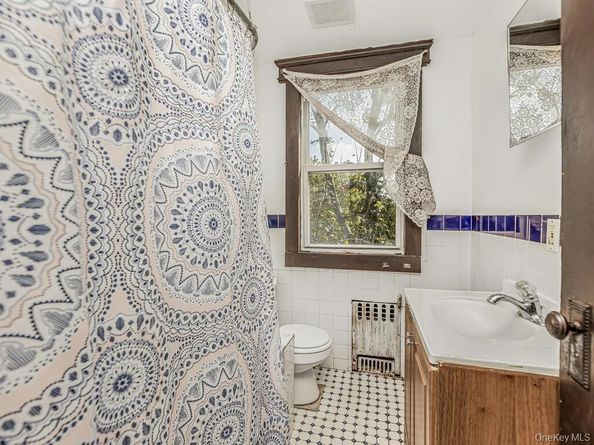 557 S 5th Avenue, Mount Vernon NY 10550
