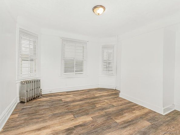 557 S 5th Avenue, Mount Vernon NY 10550