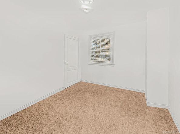557 S 5th Avenue, Mount Vernon NY 10550