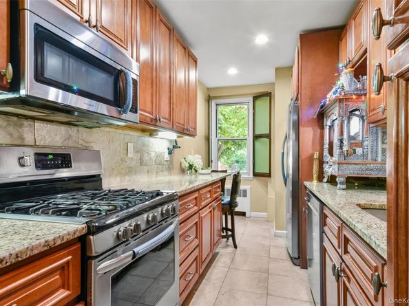 315 Palmer Terrace 1D, Mamaroneck NY 10543