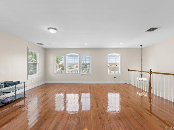 226 Franklin Street, Elmont NY 11003