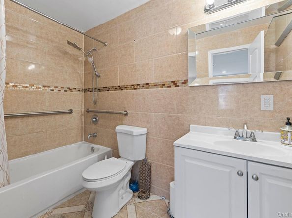 226 Franklin Street, Elmont NY 11003