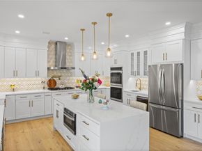 10 Crown Lane, Westbury NY 11590