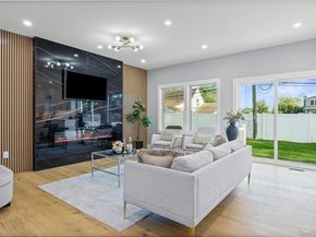 10 Crown Lane, Westbury NY 11590