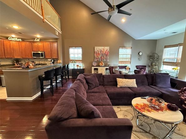 24 Strangford Court, Oceanside NY 11572
