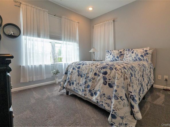 24 Strangford Court, Oceanside NY 11572