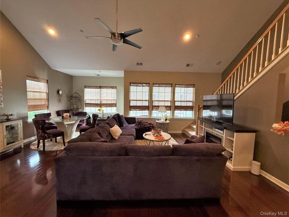 24 Strangford Court, Oceanside NY 11572