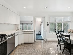 987 S End, Woodmere NY 11598