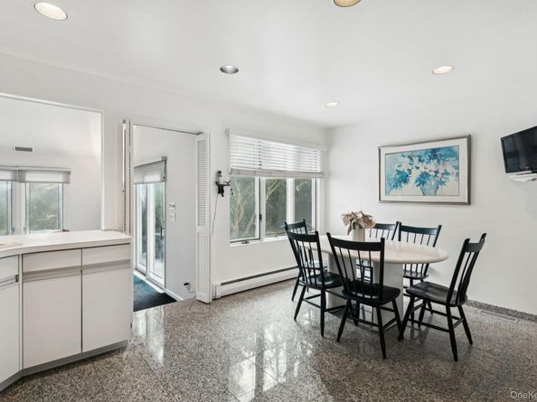 987 S End, Woodmere NY 11598