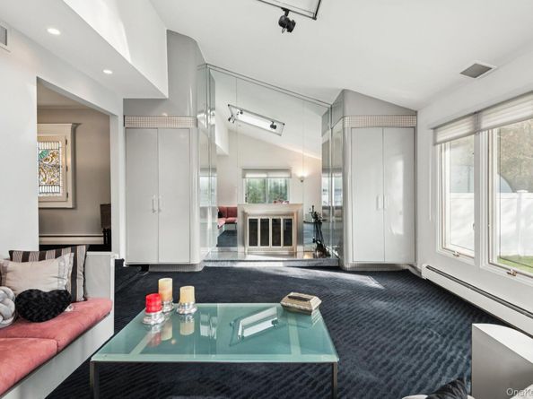 987 S End, Woodmere NY 11598