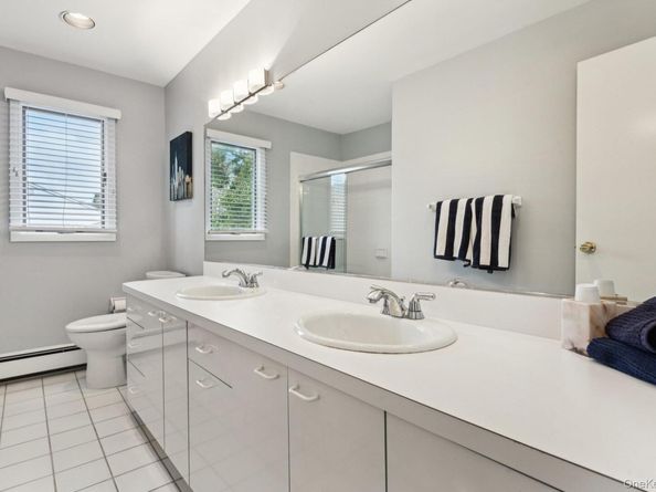 987 S End, Woodmere NY 11598