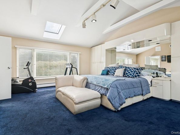 987 S End, Woodmere NY 11598