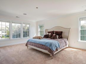 26 Legends Circle, Melville NY 11747