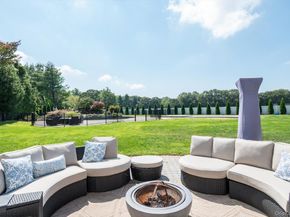 26 Legends Circle, Melville NY 11747
