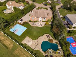 26 Legends Circle, Melville NY 11747