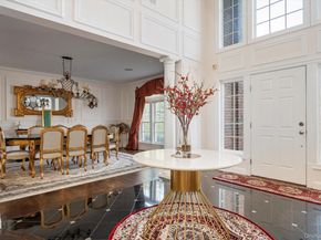 26 Legends Circle, Melville NY 11747