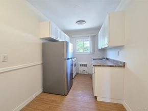265 Edmunton I 12, North Babylon NY 11703