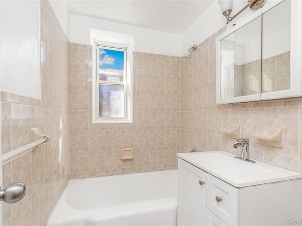 679 Warburton Avenue 2R, Yonkers NY 10701