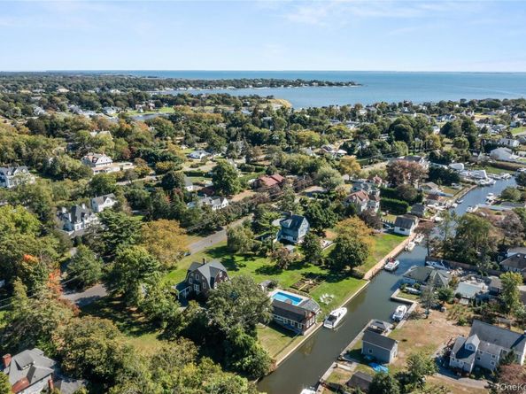 28 S Montgomery Avenue, Bay Shore NY 11706