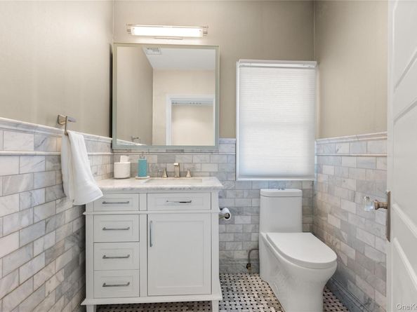 28 S Montgomery Avenue, Bay Shore NY 11706