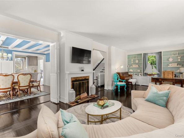 28 S Montgomery Avenue, Bay Shore NY 11706
