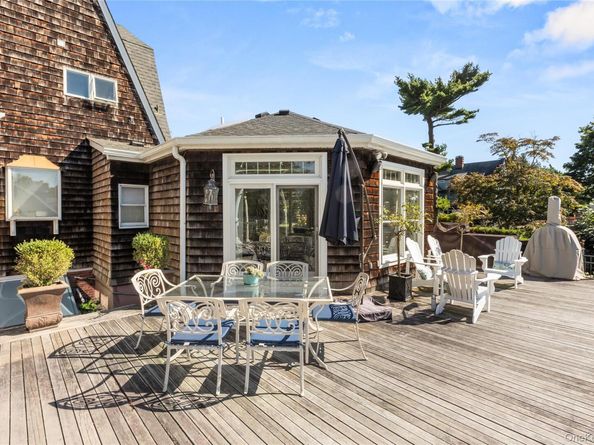 28 S Montgomery Avenue, Bay Shore NY 11706