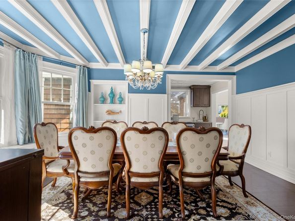 28 S Montgomery Avenue, Bay Shore NY 11706