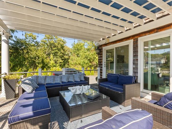 28 S Montgomery Avenue, Bay Shore NY 11706