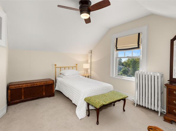 28 S Montgomery Avenue, Bay Shore NY 11706